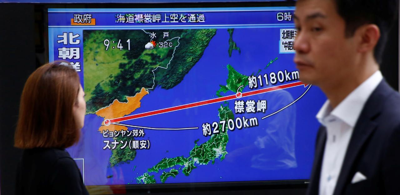 Heute.at - Nordkoreanische Rakete fliegt über Japan