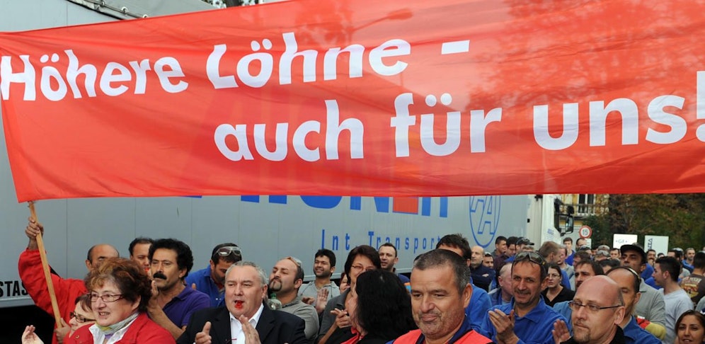 (Symbolbild) Nach den gescheiterten Verhandlungen über neue Kollektivverträge kündigt die Gewerkschaft Warnstreiks an.