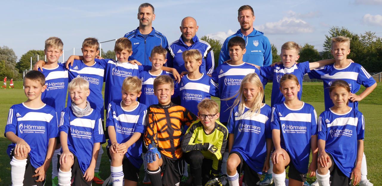 Heute.at - Kicker der U11 spielen gegen Barca und Chelsea