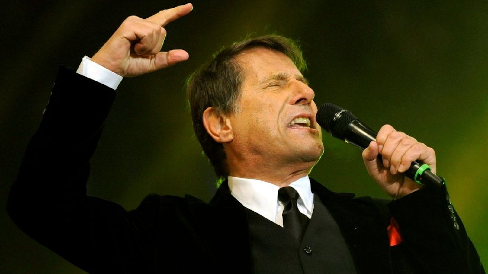 In den Jahren zwischen 1967 und 2014 spielte Udo Jürgens 25 Tourneen. Mehr als 6,5 Millionen Menschen erlebten ihn dabei live.