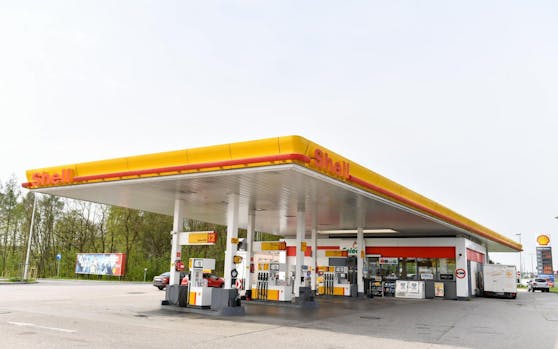 Die Tankstelle an der Trauner Kreuzung wurde in der Nacht auf Mittwoch überfallen.