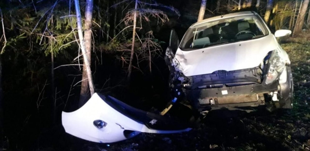 Das Unfallfahrzeug des 19-Jährigen.