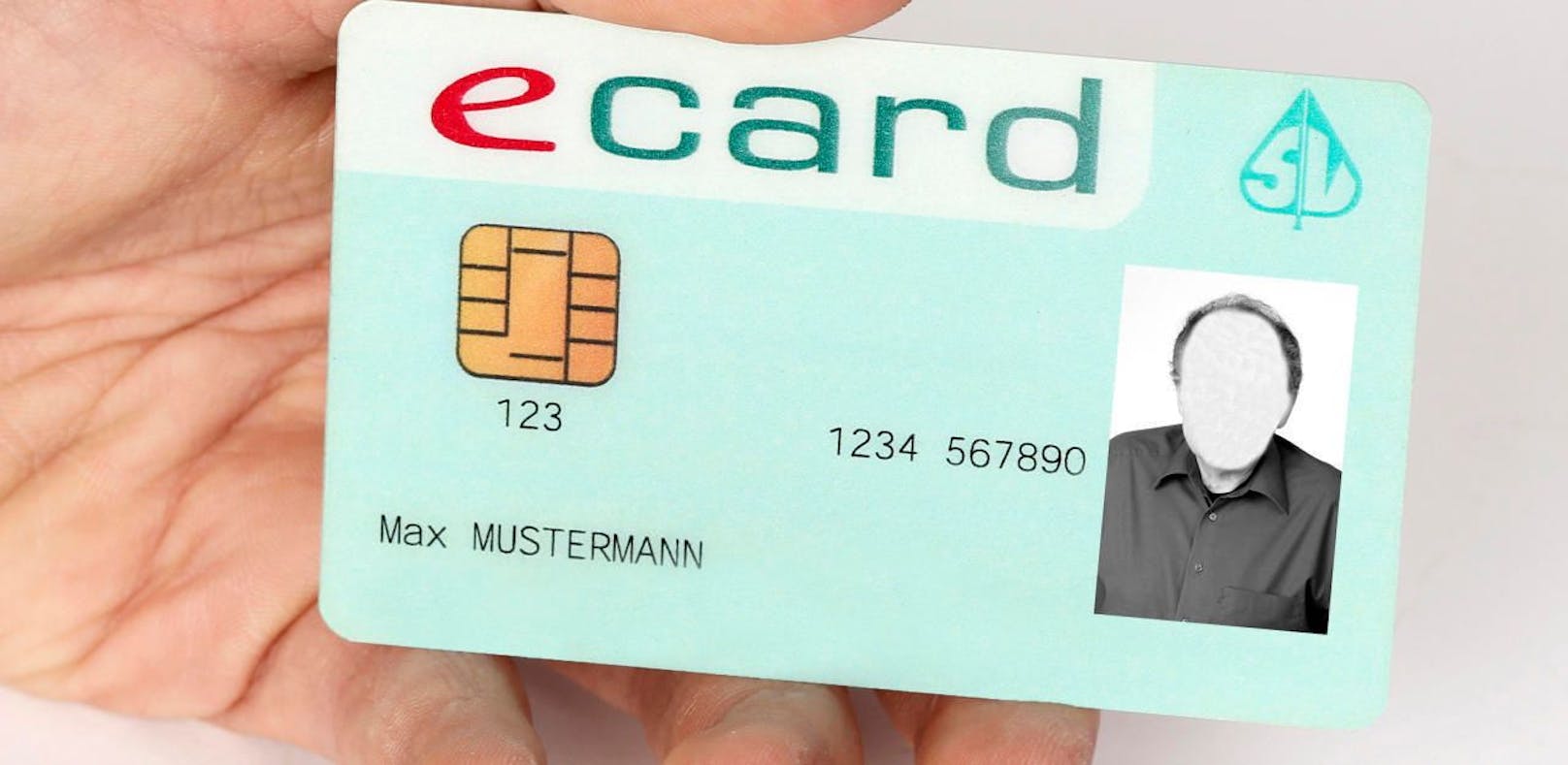 Die eCard wird mit Fotos ausgestattet.