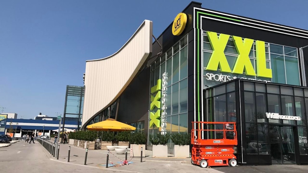 Noch wird hier gewerkt: Die Premiere-Filiale im SCS-Multiplex in Vösendorf bei Wien.