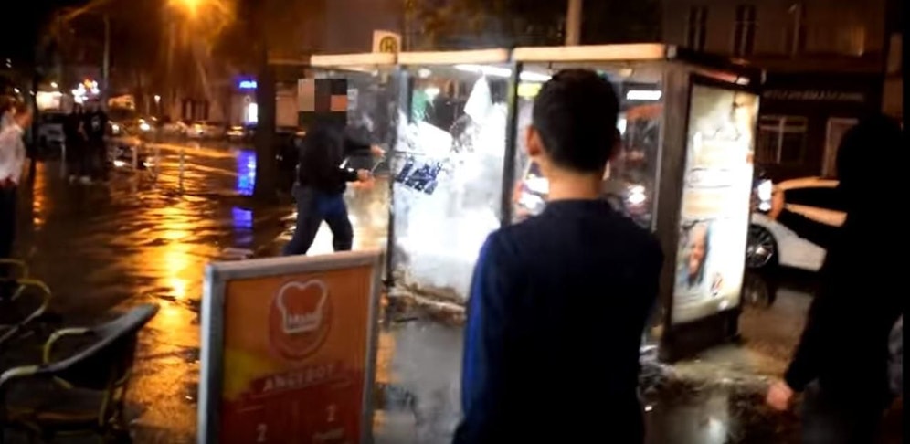 Bushaltestellen wurden zerstört.