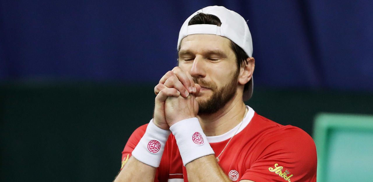 Heute.at - Linkshänder Melzer muss mit rechter Hand spielen