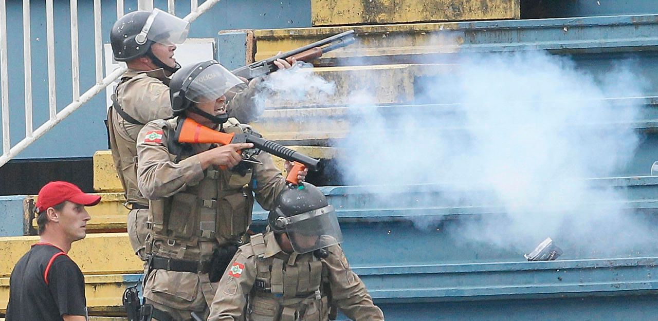 Heute.at - Chaos in Rio! Fan nach Skandal-Derby erschossen
