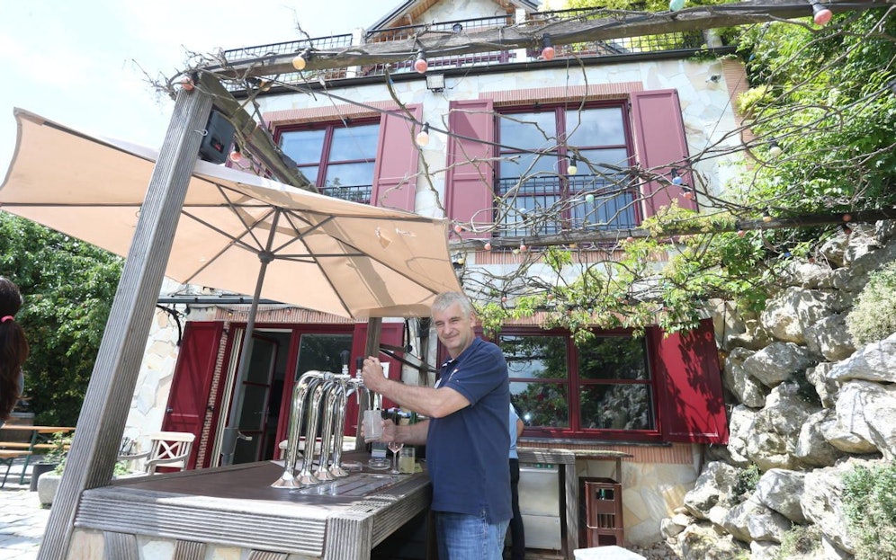 An der Ausschank: Artur Worseg