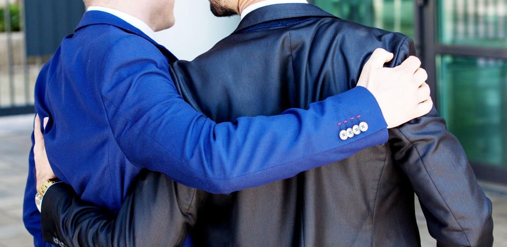 "No hugs, no shakehands", heißt es ab sofort bei der Erste Group, damit sich das Coronavirus nicht verbreiten kann.