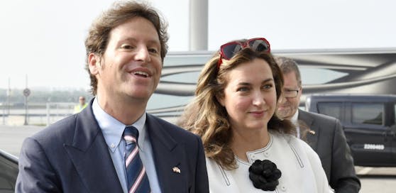Trevor D. Traina, der neue US-Botschafter und seine Frau Alexis bei der Ankunft in Wien.