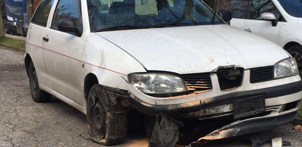 Das Auto der Mama musste von der Feuerwehr geborgen werden.
