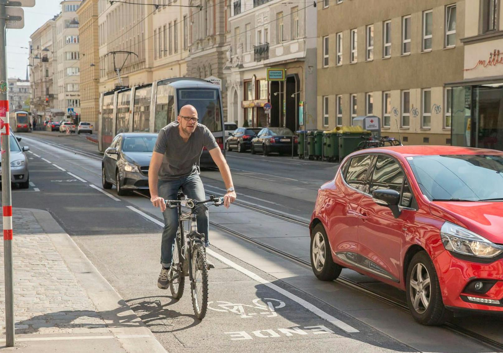 Wien &quot;überlegt&quot;, ob die Autospuren für Radfahrer geöffnet werden. 