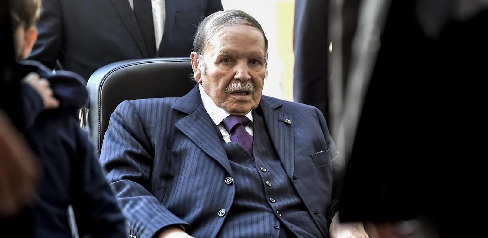 Bouteflika verkündet sofortigen Rücktritt