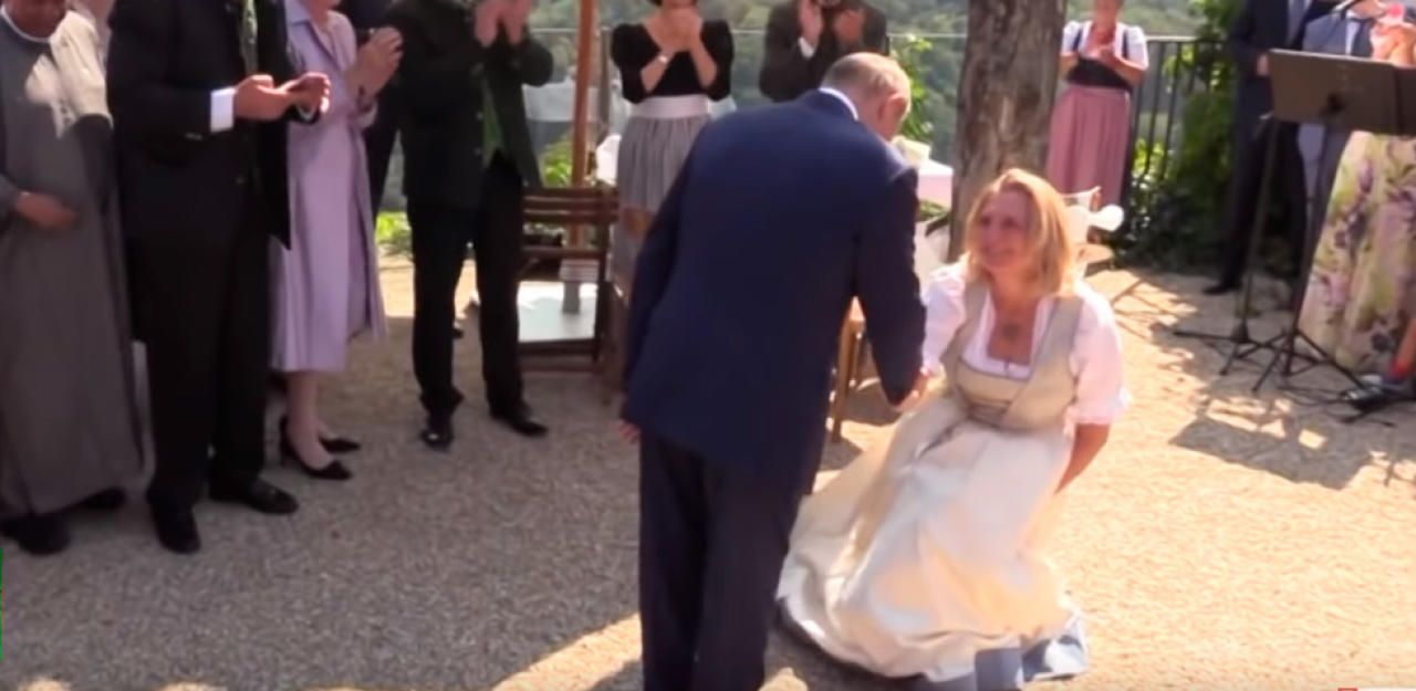 Kopfschütteln über Kneissls Kniefall vor Putin - News | heute.at