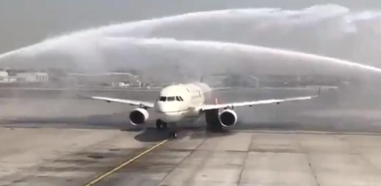 Heute.at - Festakt bei Landung zerstörte Flugzeug-Tür