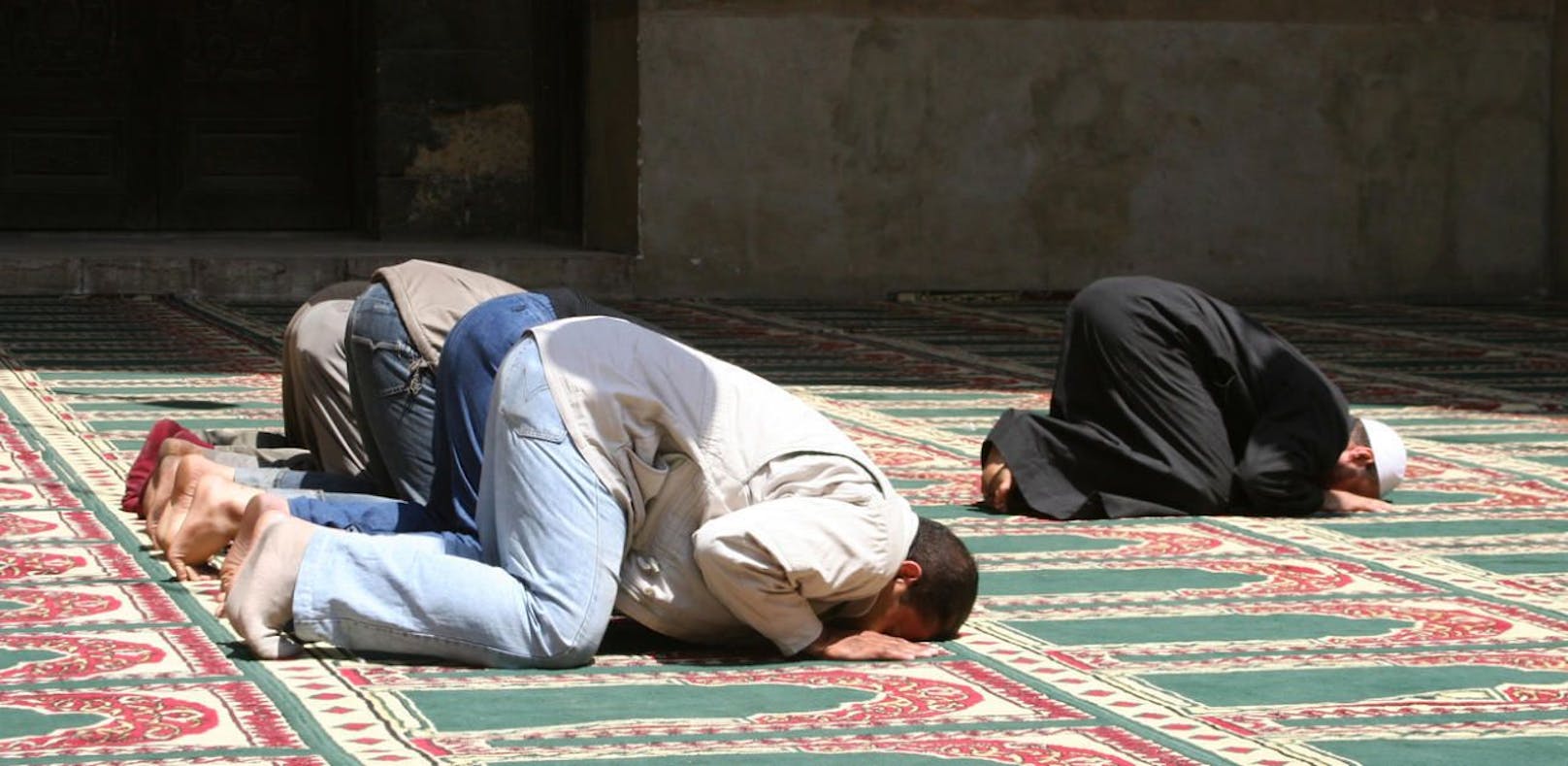 Muslime beim Beten.