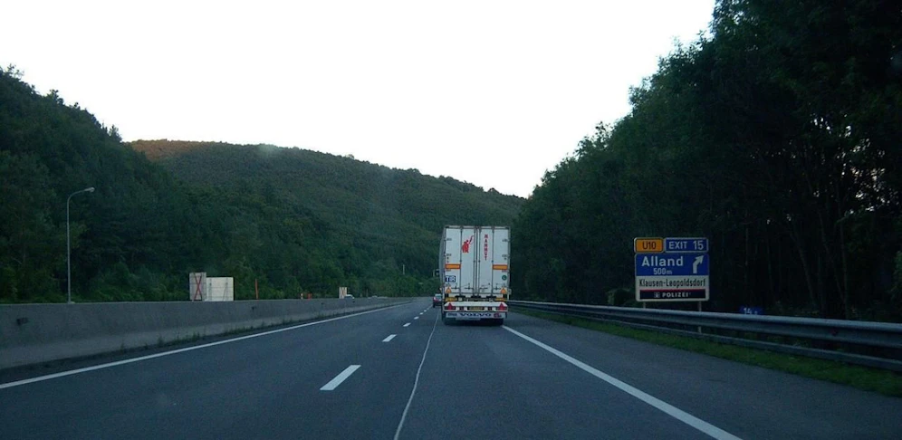 Die A21 zwischen Alland und Klausen-Leopoldsdorf.