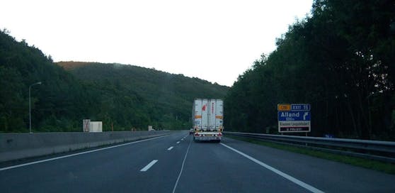 Die A21 zwischen Alland und Klausen-Leopoldsdorf.