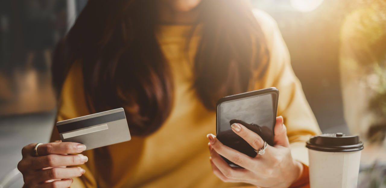 Die kleine Melange für 3,20 Euro jeden Morgen vom Bäcker kann in der Summe kräftig ins Budget schlagen.