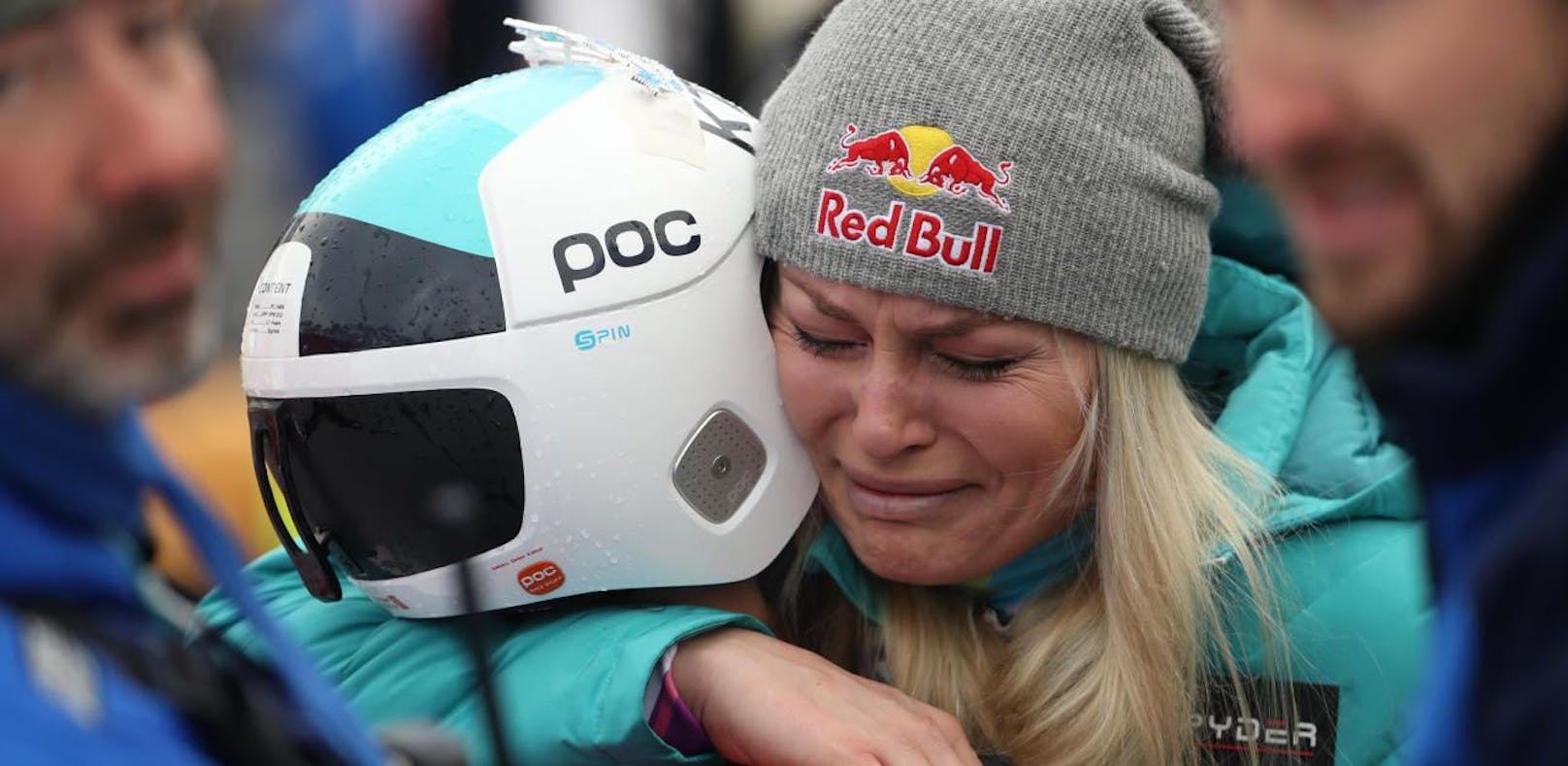 Lindsey Vonn weinte mit Julia Mancuso, die ihr letztes Rennen bestritt. Einer von unzähligen emotionalen Momenten.