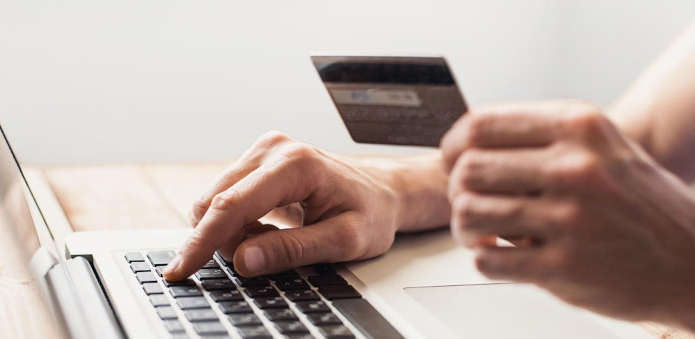 Die Dame zahlte fünf Mal auf ein türkisches Konto ein.