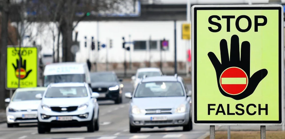 Ein 43-Jähriger wurde in Traun zum Geisterfahrer. Die Polizei konnte ihn noch stoppen. (Symbolbild).