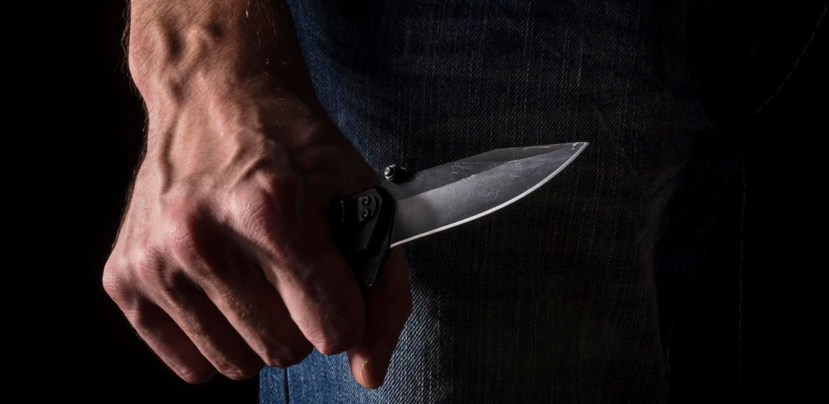16-Jähriger sticht mit Messer 17-Jährigen nieder
