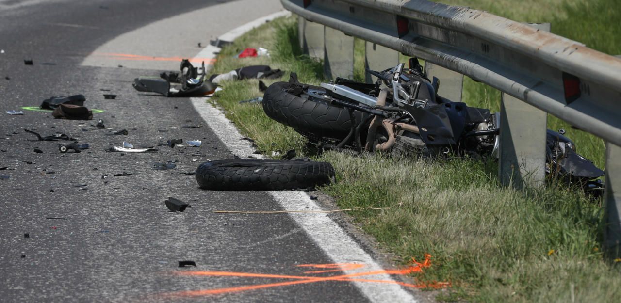 Heute.at - Tödlicher Frontaler: Biker überholte trotz Verbot