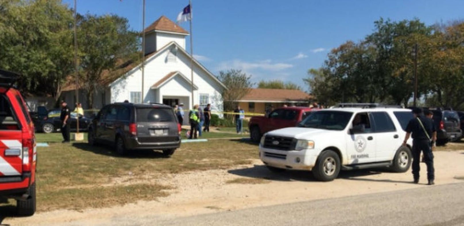 Schießerei in Kirche: Mindestens 20 Tote