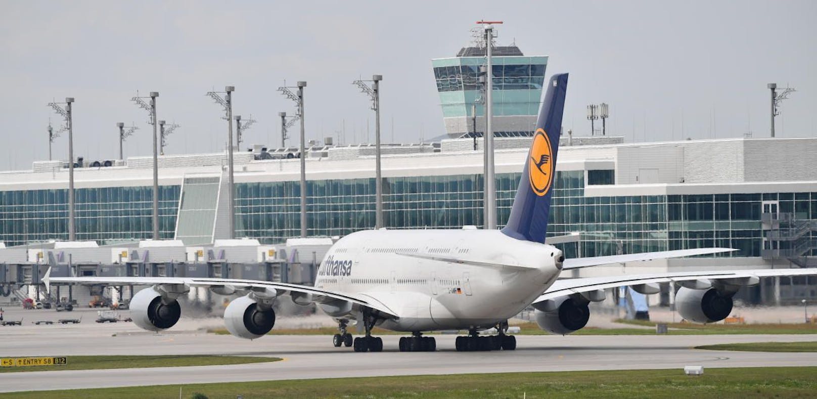 Airbus kündigte an, dass der Bau des A380 eingestellt wird. Das wird laut FACC keine Auswirkungen auf den Flugzeugzulieferer aus dem Innviertel haben.