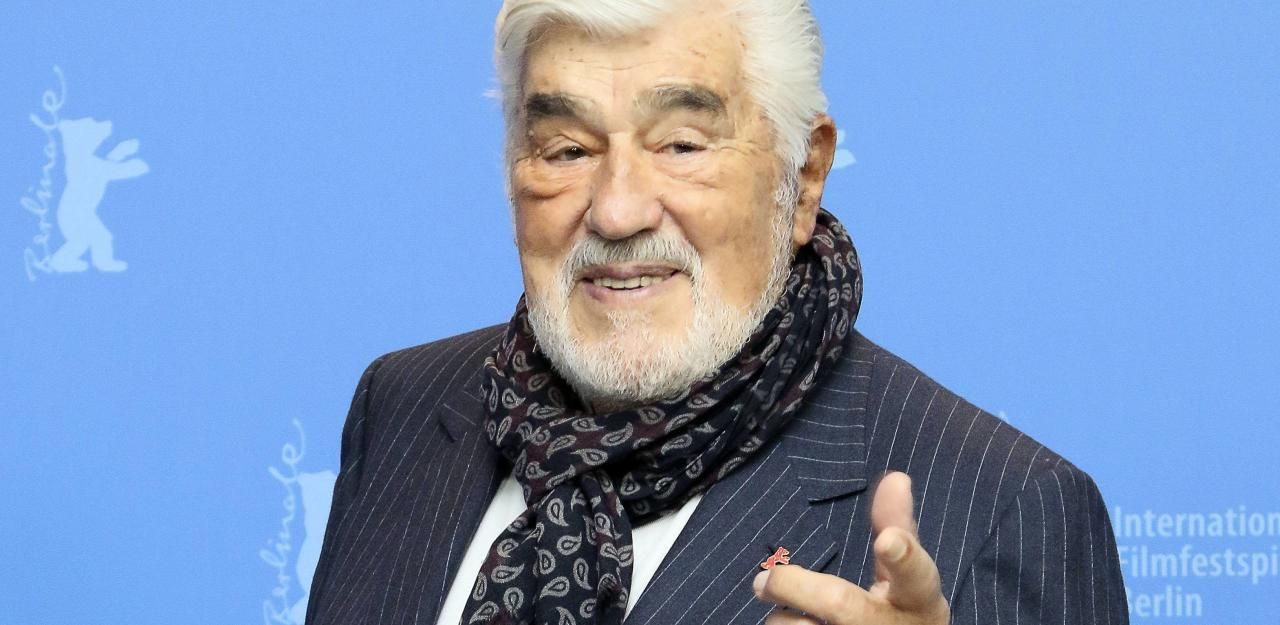 Heute.at - Drei Friedhöfe reißen sich um Leiche von Mario Adorf