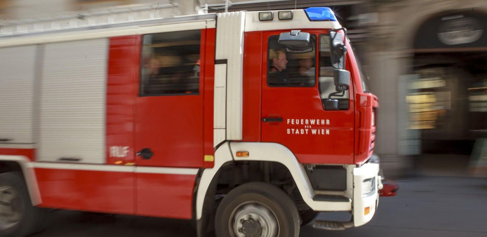 Brand in Floridsdorf: Feuerwehr findet Leiche