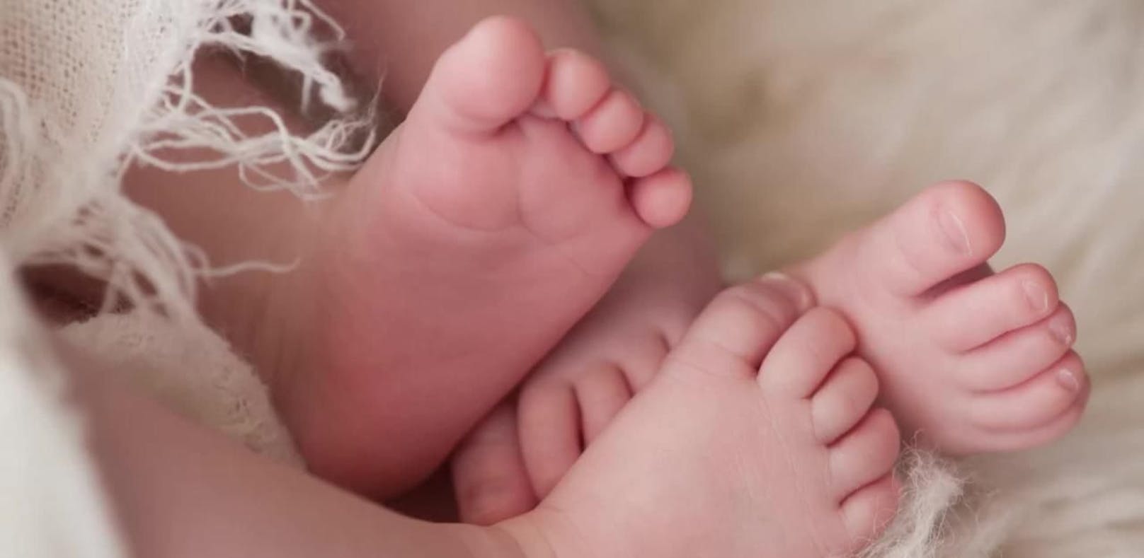 Frau bringt 26 Tage nach Geburt Zwillinge zur Welt