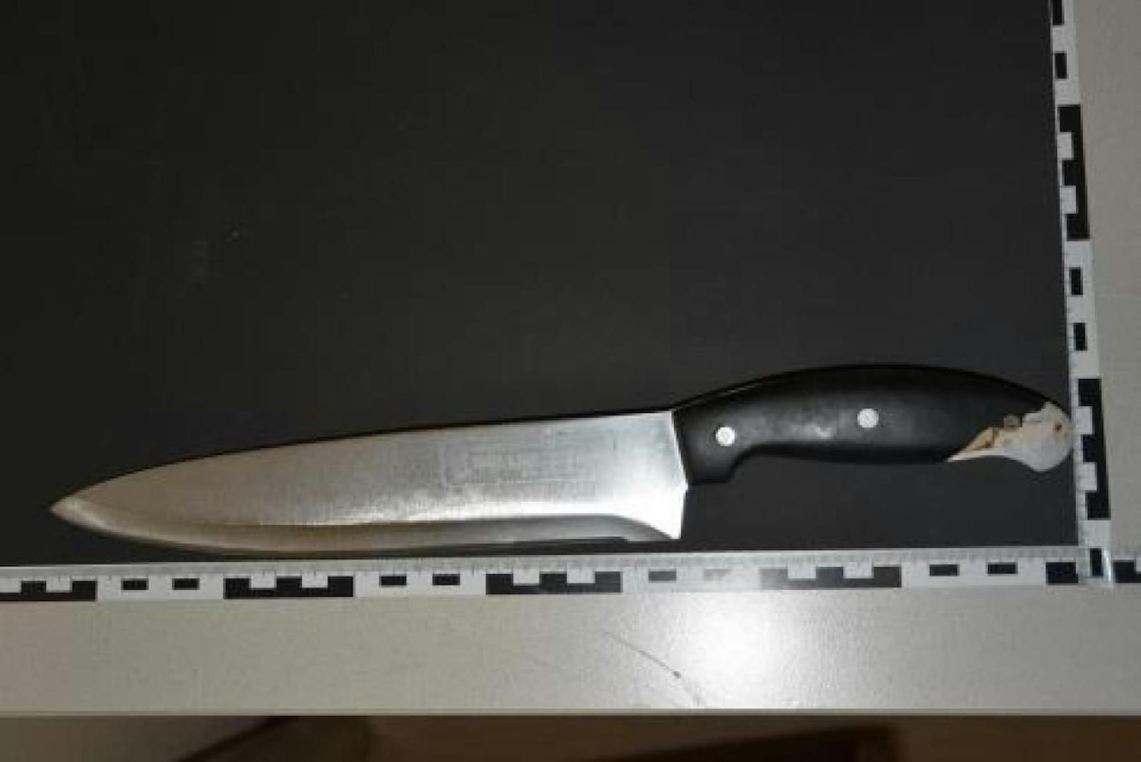 Der 23-Jährige attackierte den Mann mit diesem Messer