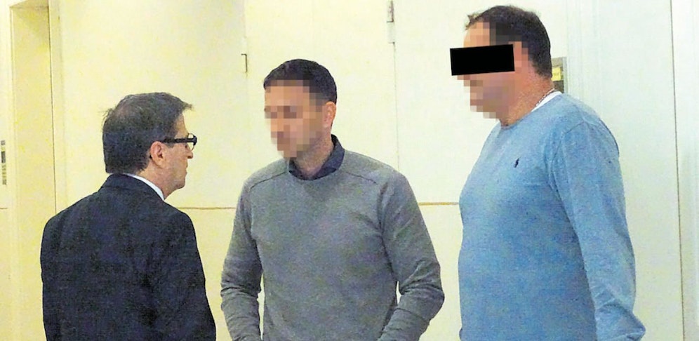 Verteidiger Peter Wittmann (li.) und der angeklagte Ungar (re.)