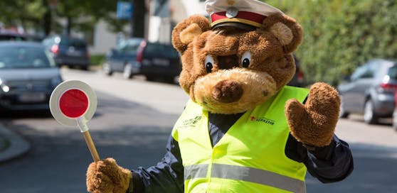 Darf die Polizei mit ihrem "Tommy"-Kostümbären nicht mehr auftreten?