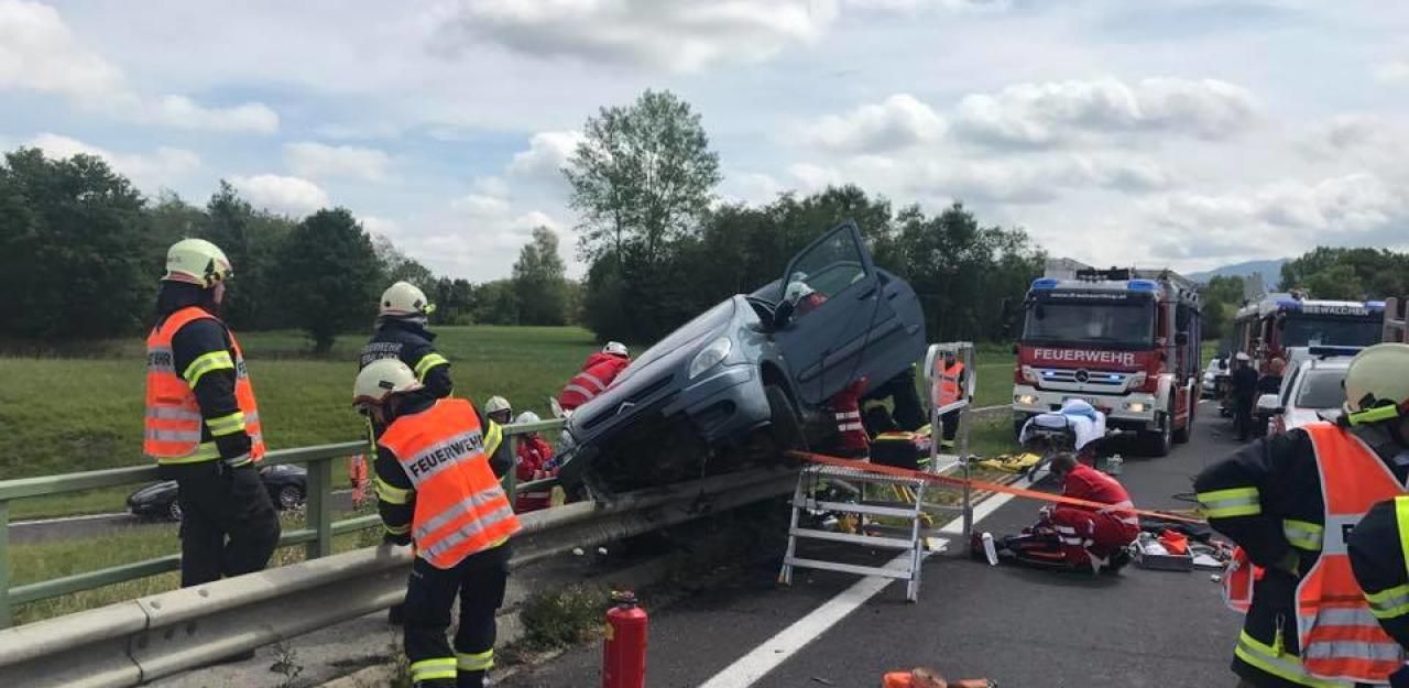 Heute.at - Frau stirbt nach Unfall auf Autobahnauffahrt