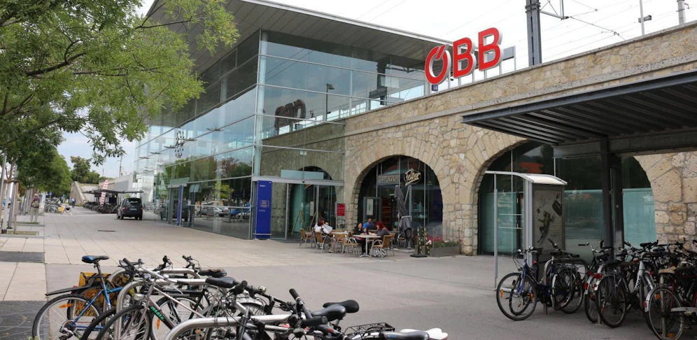 Diebstahl am Bahnhof Baden; Verdächtiger wurde in flagranti erwischt.