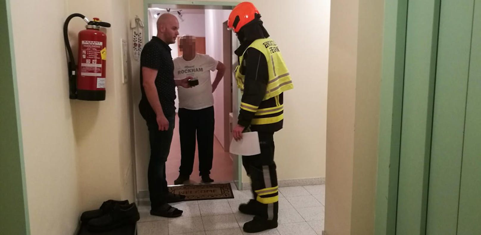 In einer Wohnhausanlage in Freistadt kam es zu einem Feuerwehreinsatz, weil bei einem Mieter der Wecker läutete.