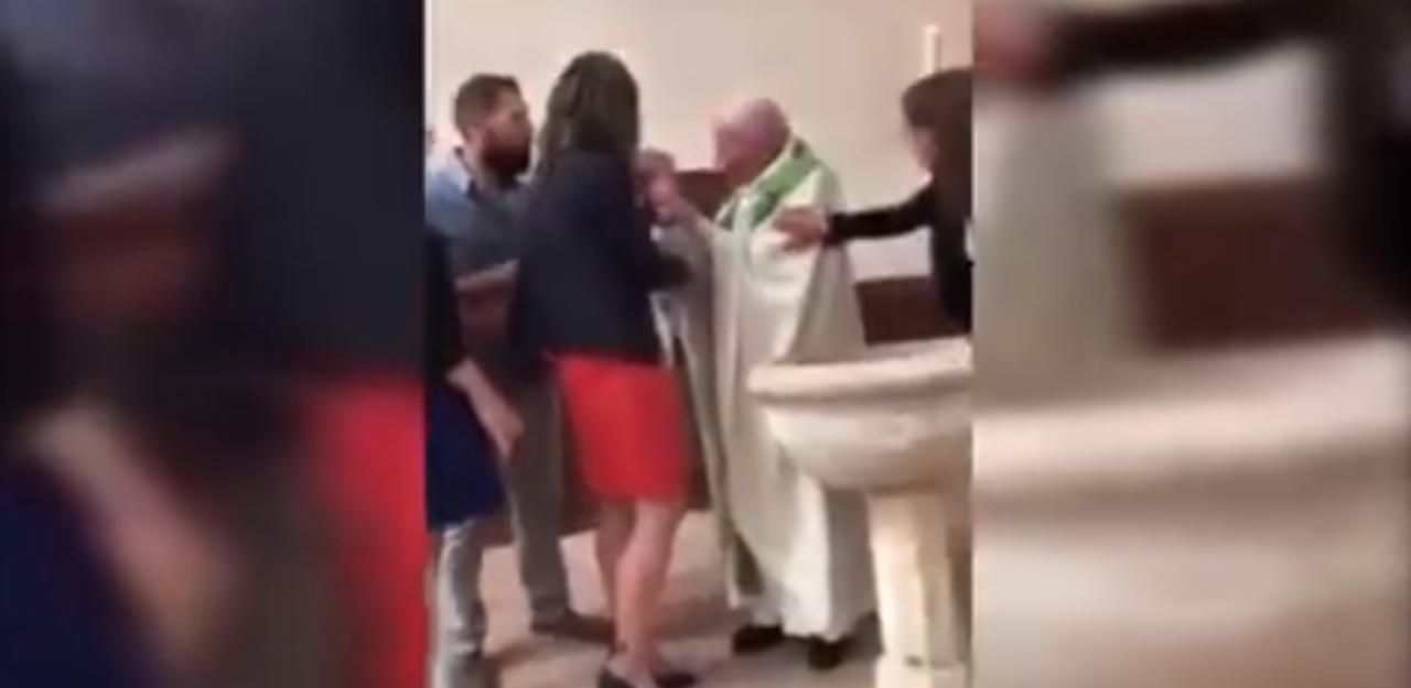 Heute.at - Pfarrer verliert die Geduld und schlägt Baby bei Taufe