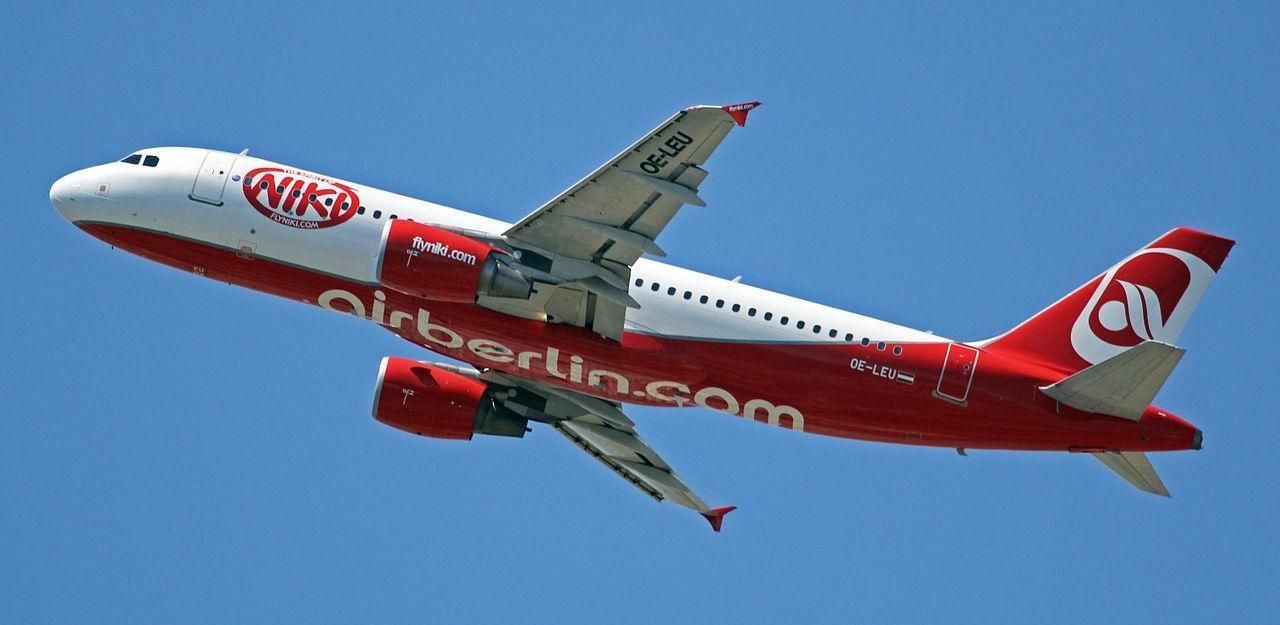 Heute.at - Passagiere saßen zwei Tage am Flughafen fest