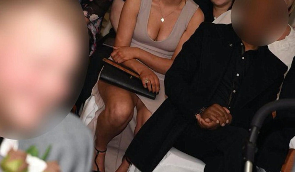 Der Hochzeitsfotograf hatte nur Augen für die sexy Brautjungfern und vergaß das Brautpaar. Dafür wurde er jetzt verklagt. 