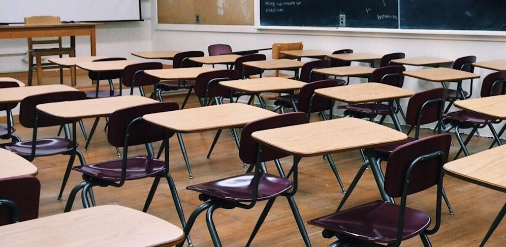 Die Schülerin wurde gegen ihren Willen an einen Stuhl gefesselt und die Aktion gefilmt. (Archivfoto)