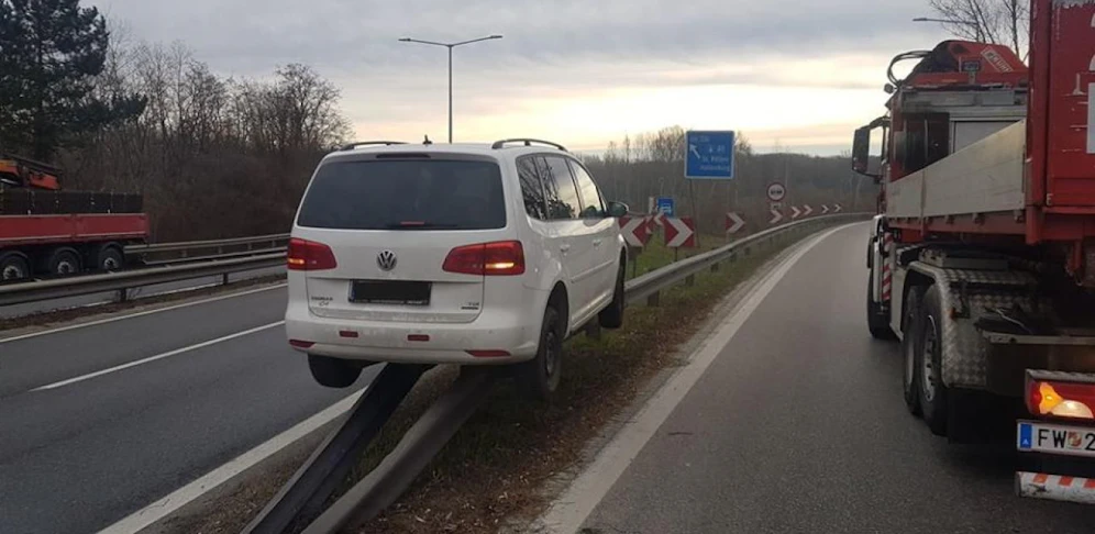 So fand die Feuerwehr das Auto vor. 