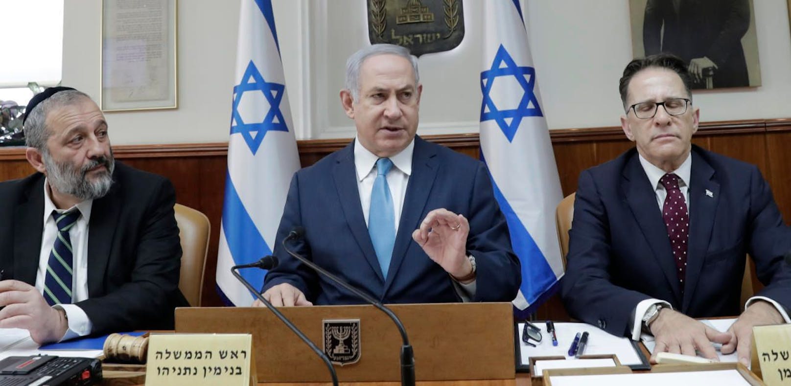 Israels Premierminister Benjamin Netanyahu während einer Kabinettssitzung in Jerusalem, am Mittwoch, dem 3. Jänner 2018. 