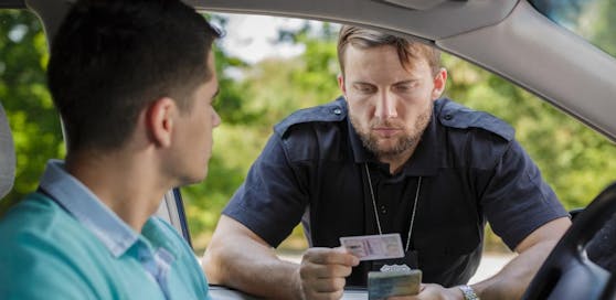 Zehn Lenker wurden vergangenes Wochenende wegen Fahrens unter Suchtmitteleinflusses in Urfahr aus dem Verkehr gezogen. Symbolbild.