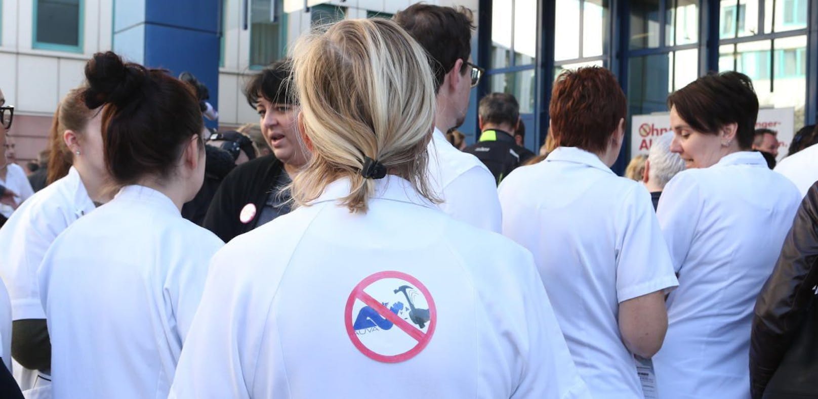 AUVA-Belegschaft protestiert in Wien