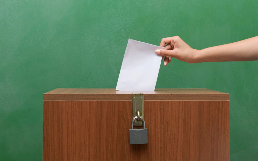 In Wien geben rund 23% der Wähler ihre Stimme mit einer Wahlkarte ab. 