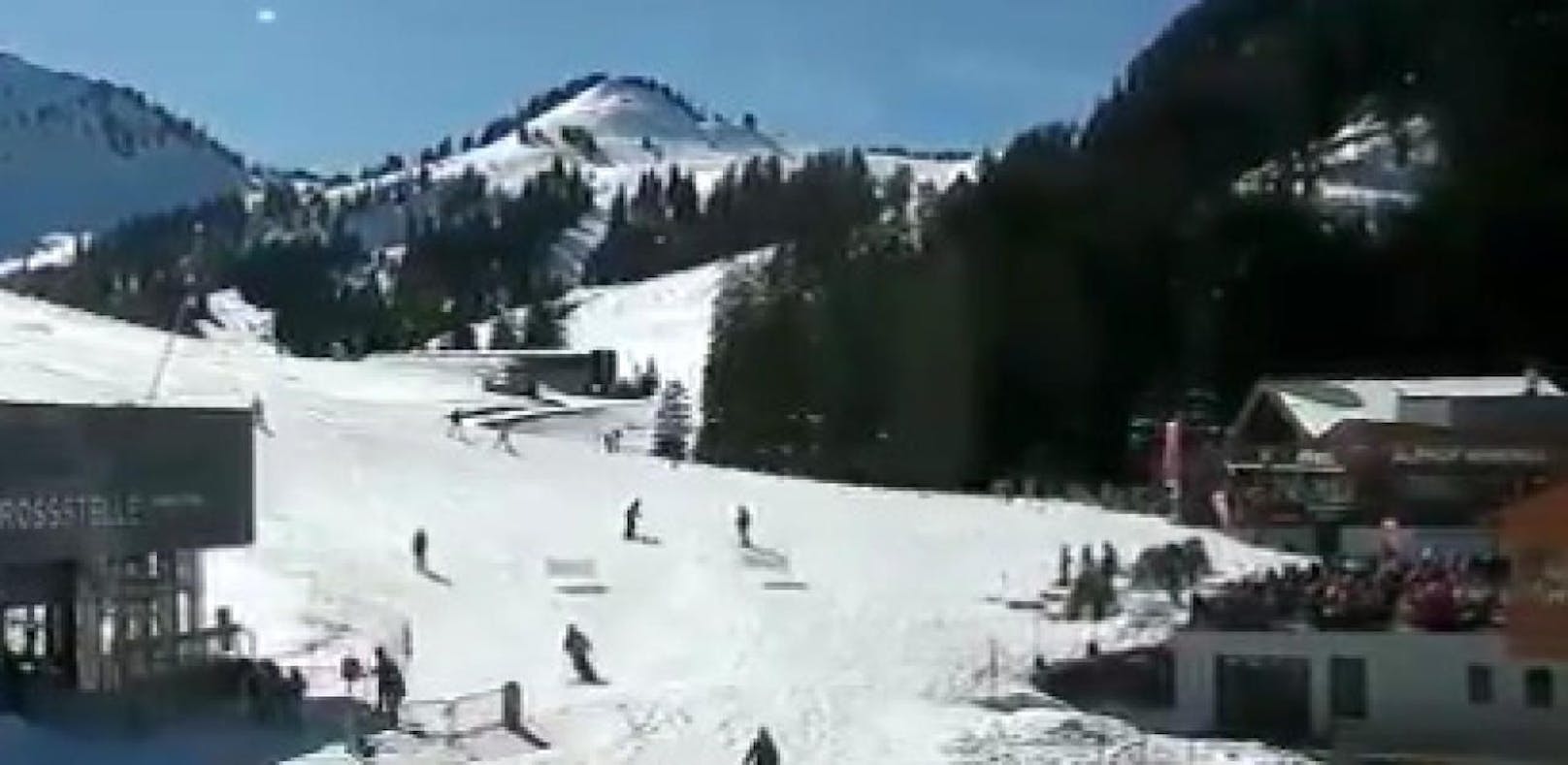 Skifahrer pfeifen auf freiwillige Isolation