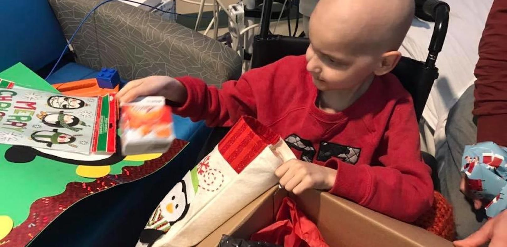 Jacob leidet an Krebs. Weil er Weihnachten liebt, haben seine Eltern eine tolle Aktion gestartet.